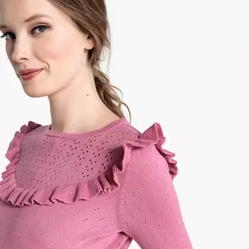 Пуловер с круглым вырезом и воланом из ажурного тонкого трикотажа