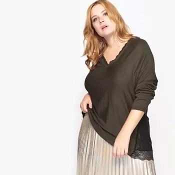 Пуловер с кружевным вырезом