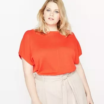 Пуловер в клетку без рукавов