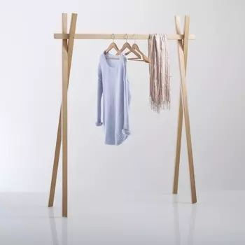 Стойка из дуба, Uyen