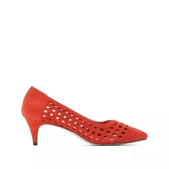 Туфли на шпильке с ажурными вставками
