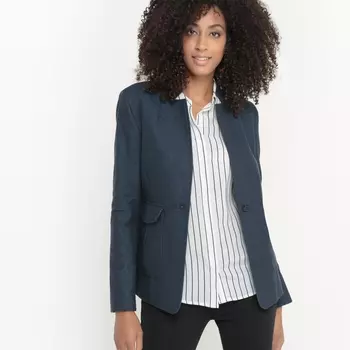 Жакет с небольшим воротником-стойкой