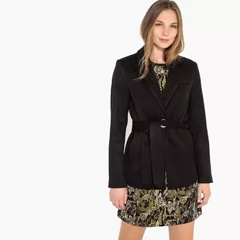 Жакет с поясом и застежкой на кнопки