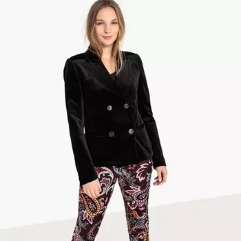 Жакет велюровый с двойной планкой застежки на пуговицы