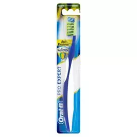 Oral-B Зубная щетка Pro-expert антибактериальная 40 средней жесткости