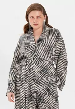 Блуза Lessismore