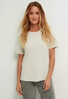 Футболка Zarina