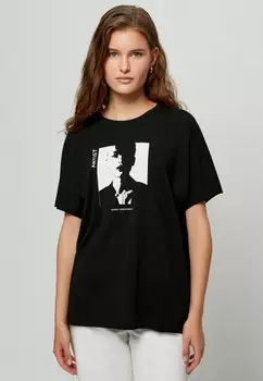 Футболка Zarina