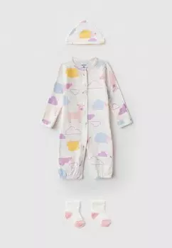 Комбинезон, носки и шапка Carter’s