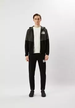 Костюм спортивный EA7