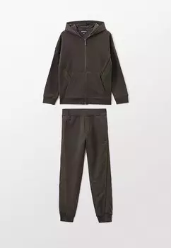 Костюм спортивный Emporio Armani