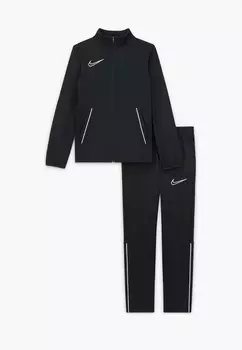 Костюм спортивный Nike