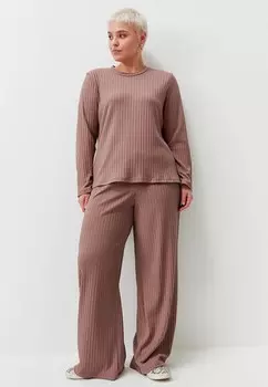 Костюм вязаный 4forms