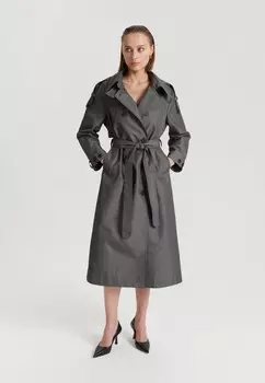 Плащ Naked Shoulders