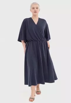 Платье Lessismore