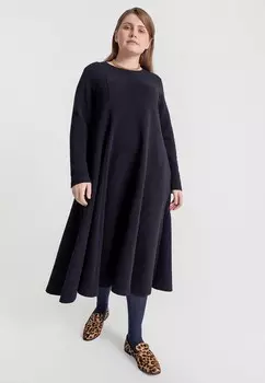 Платье Lessismore