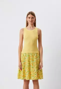 Платье Moschino