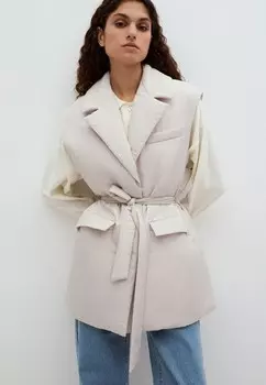 Жилет утепленный Zarina