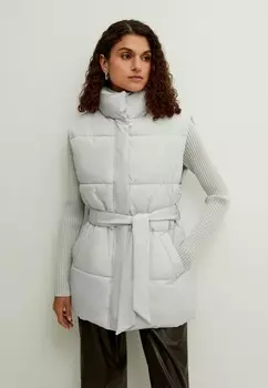 Жилет утепленный Zarina