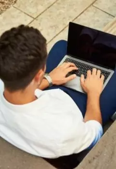 А Алессандро пишет