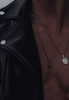 Читайте Аннотацию.