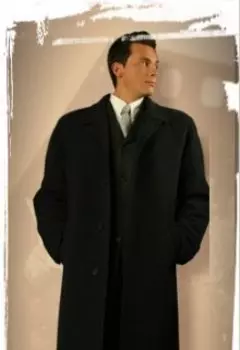 Чёрное пальто