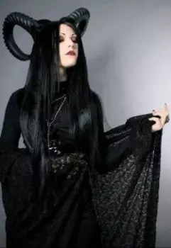 Демоническая любовь