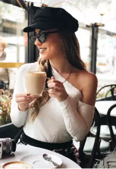 Дикая львица