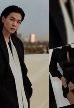 Кот ловит в сети свою мышку