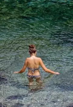 «купальщица»