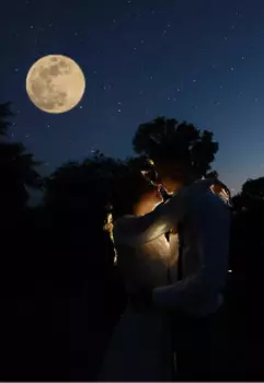 Любовь под луной.