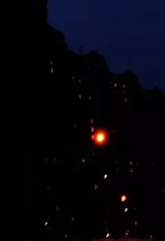 На землю опустилась ночь