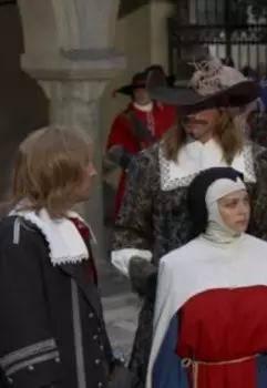 О бургундском, лавровых венках и ночных купаниях в реке