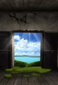 По ту сторону двери.