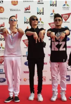 "Только дружба или ещё и любовь?"