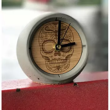 Дизайнерские настольные часы из бетона 13 o'clock с гравировкой