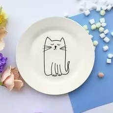 Фарфоровая тарелка Киска