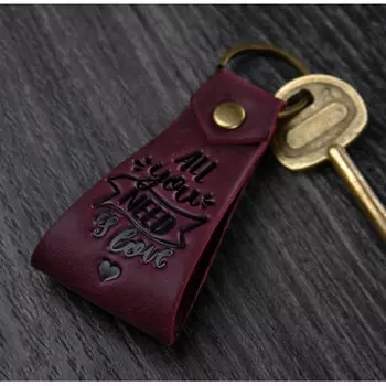 Кожаный брелок All you need is love