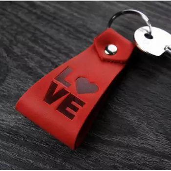 Кожаный брелок Blanknote Love коралл