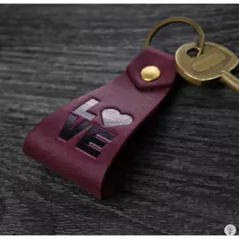 Кожаный брелок Love