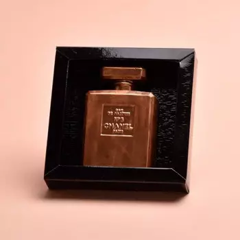 Крафтовая шоколадная медаль Valar Verde Chanel