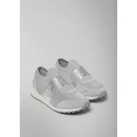 Кроссовки для активного отдыха