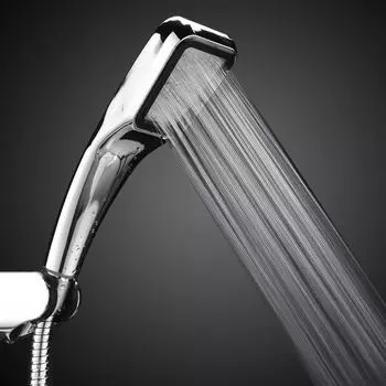 Душевая лейка для экономии воды и увеличения напора