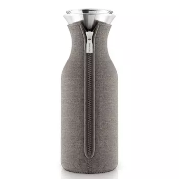 Графин Eva Solo Fridge Taupe в неопреновом текстурном чехле, 1 л (567994)