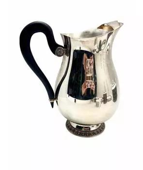 Графин и кувшин