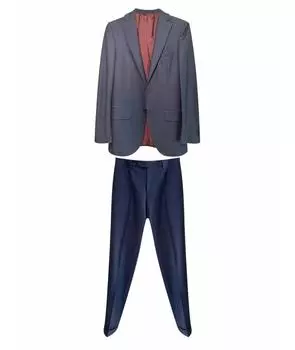 Классический костюм