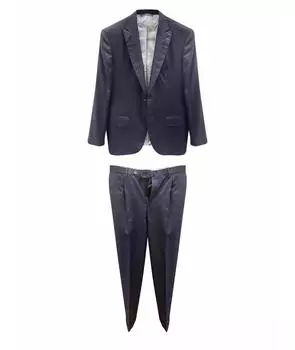 Классический костюм