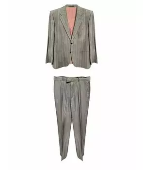 Классический костюм