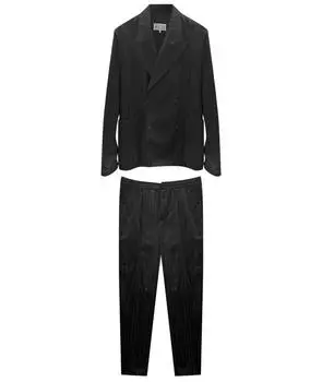 Классический костюм