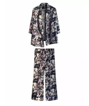 Костюм с брюками